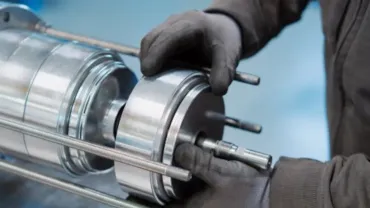 ARTIKA-Series-Submerged-pump-during-assembly.jpg_ico500-jpg.webp