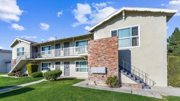 10651-Tibbs-Circle_Garden-Grove_2sm-1.jpg