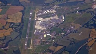 EDI_AIRPORT_FROM_FLIGHT_ORY-KEF_757_ICELANDAIR_TF-FIK_35461420664.jpg