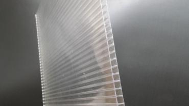 twinwall-polycarbonate-sheet.jpg