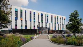 lister-hospital-main-entrance-scaled.jpg