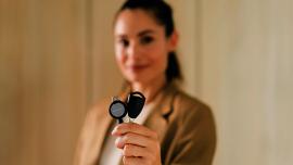 cliq-ecliq-protec2-cliq-keys-woman-1-e1762434766437.jpg
