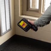 Flir-iXX-app-building-heat-lose-close-up.jpg