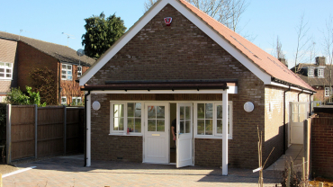 Jet Towel hand dryers are part of a donation made by Mitsubishi Electric to Girlguiding Guessens District, who are rebuilding their 90 year old hut in Welwyn Garden City.