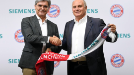 Joe Kaeser and Uli Hoeness announcing the partnership between Siemens and FC Bayern Munich.