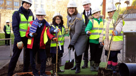 Roddy Yarr, Assistant Director of Estates Services at the University of Strathclyde (Left adult ), Glasgow Lord Provost Eva Bolander (Centre adult) Hugh Thompson, Project Director for Vital Energi (Ri