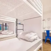 generator-london-hostel-8-beds-women-only-room-shared-bathroom-3-binf-jpg-webp.webp